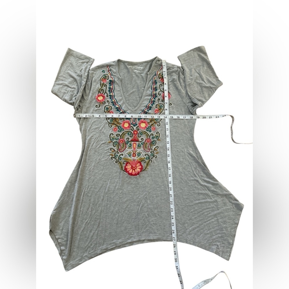 SOFT SURROUNDINGS Womens Knit TOP 3/4 Sleeve GRAY Embroidered Size M - Picture 7 of 7
